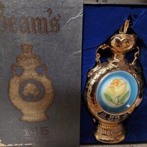 Jim Beam 1978 Executive Yellow Rose Whiskey Decanter